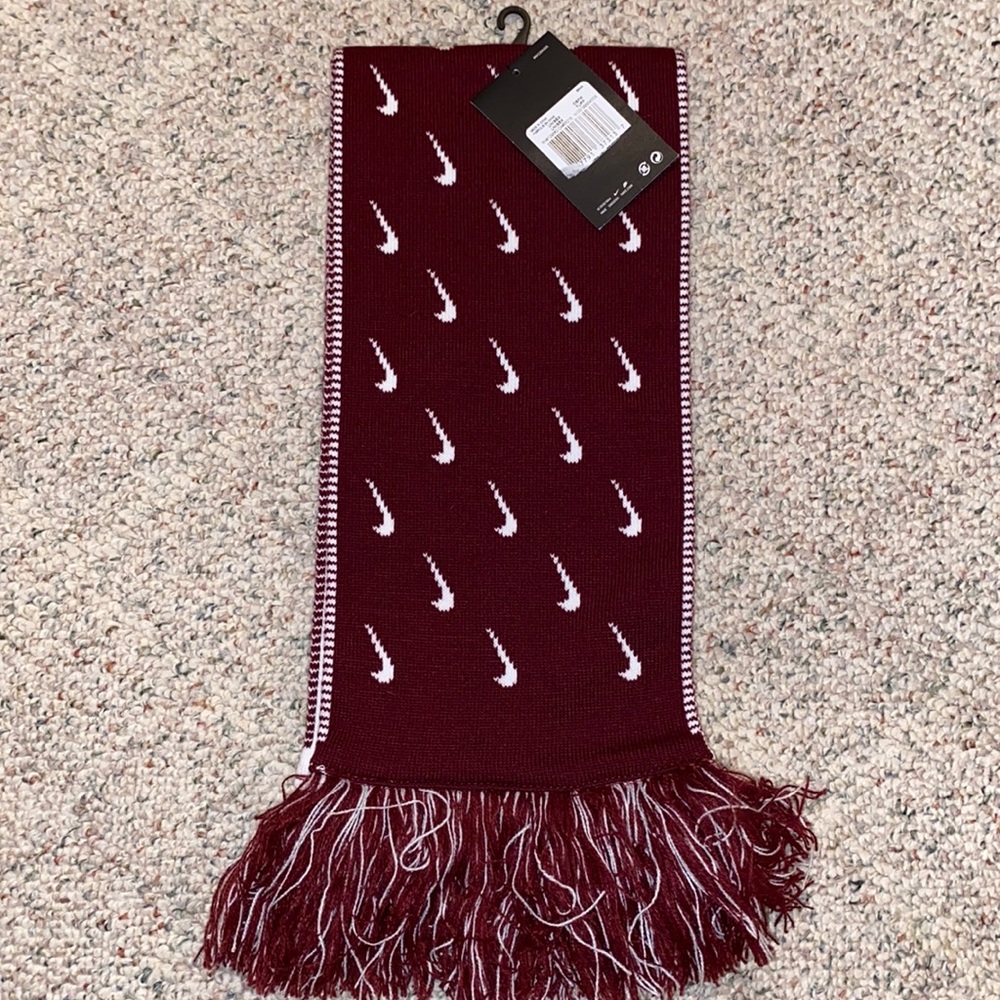 Nike Scarf